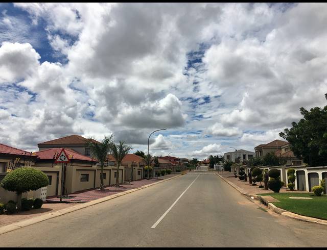 1,000M² VACANT LAND FOR SALE IN SERALA VIEW